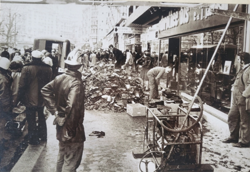 Incendie_bibliothèque_Centre_Sèvres_1974.jpeg